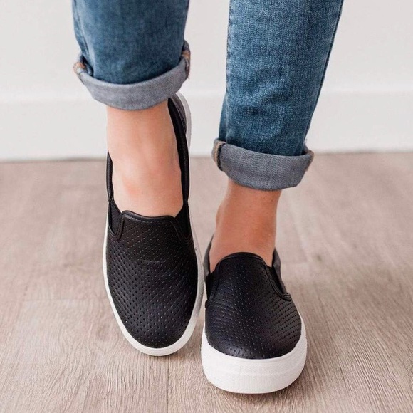 Comfy Perforated Slip-on Flats Loafer Sneakers Black - Picture 2 of 5